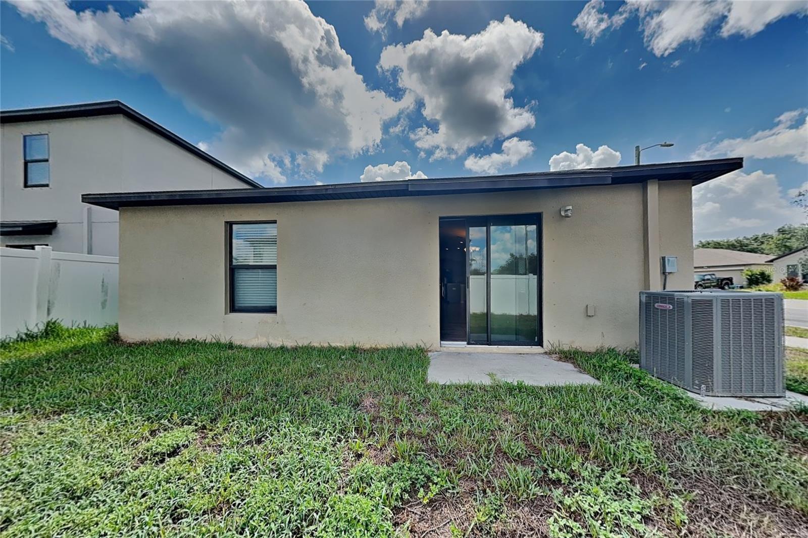 O6435286 Property Photo 15