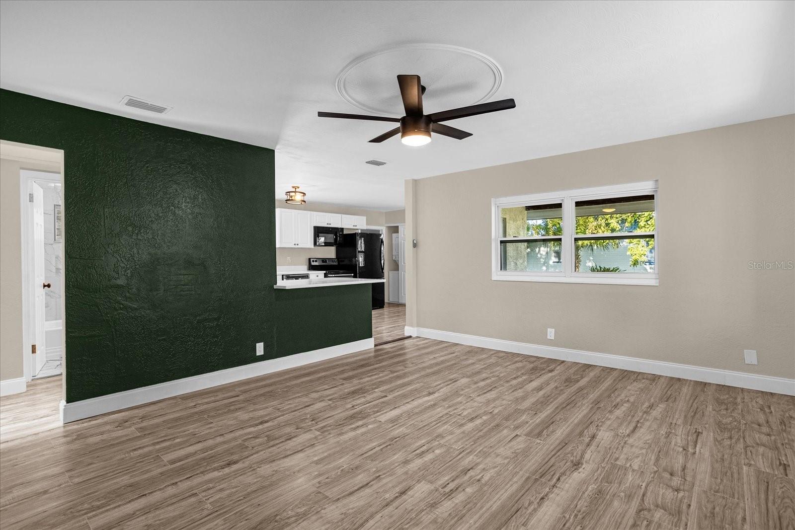1008 10th St Property Photo 6