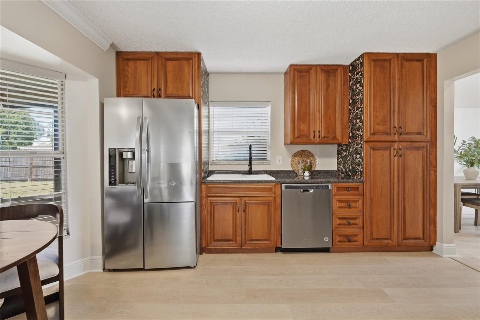 1437 Mona Dr Property Photo 3