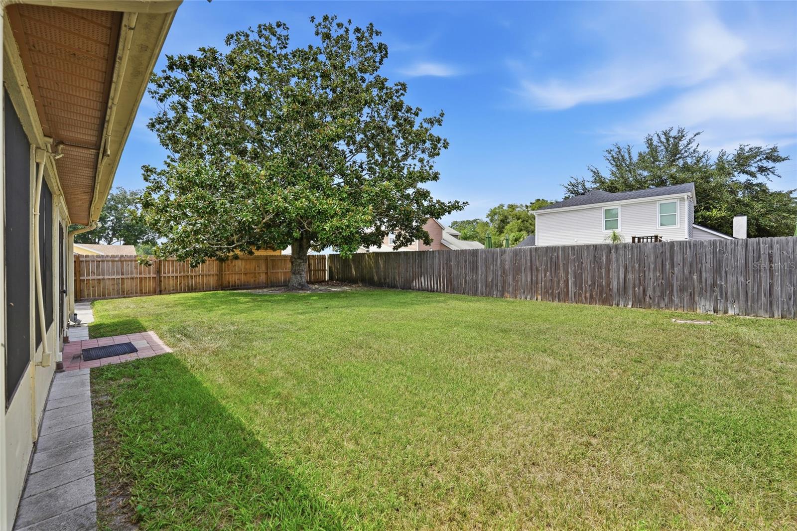 1437 Mona Dr Property Photo 5