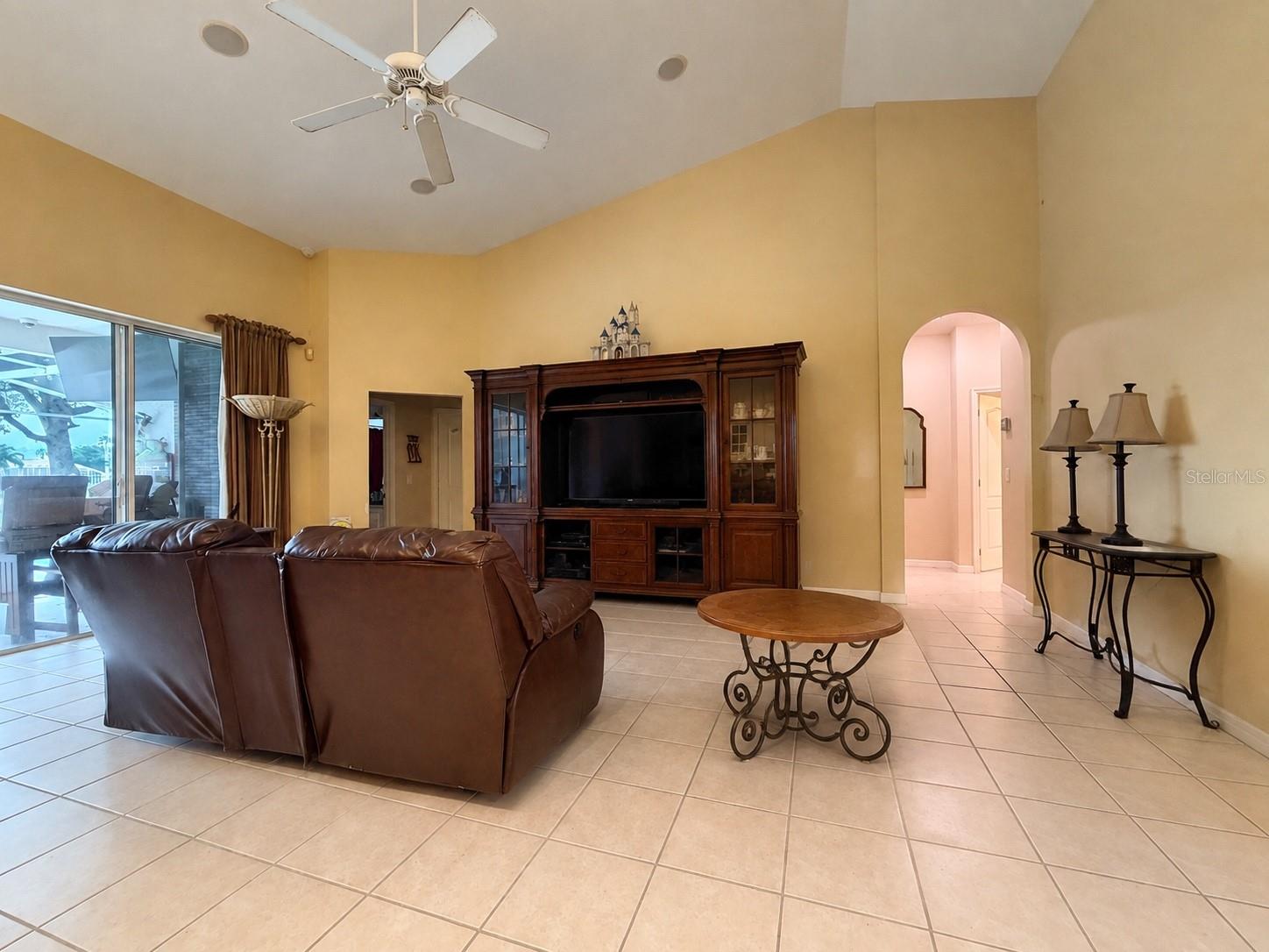 3637 Devereaux Ct Property Photo 5