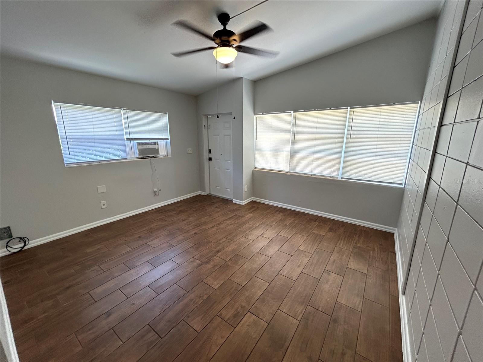 1720 Miller Ave Property Photo 4