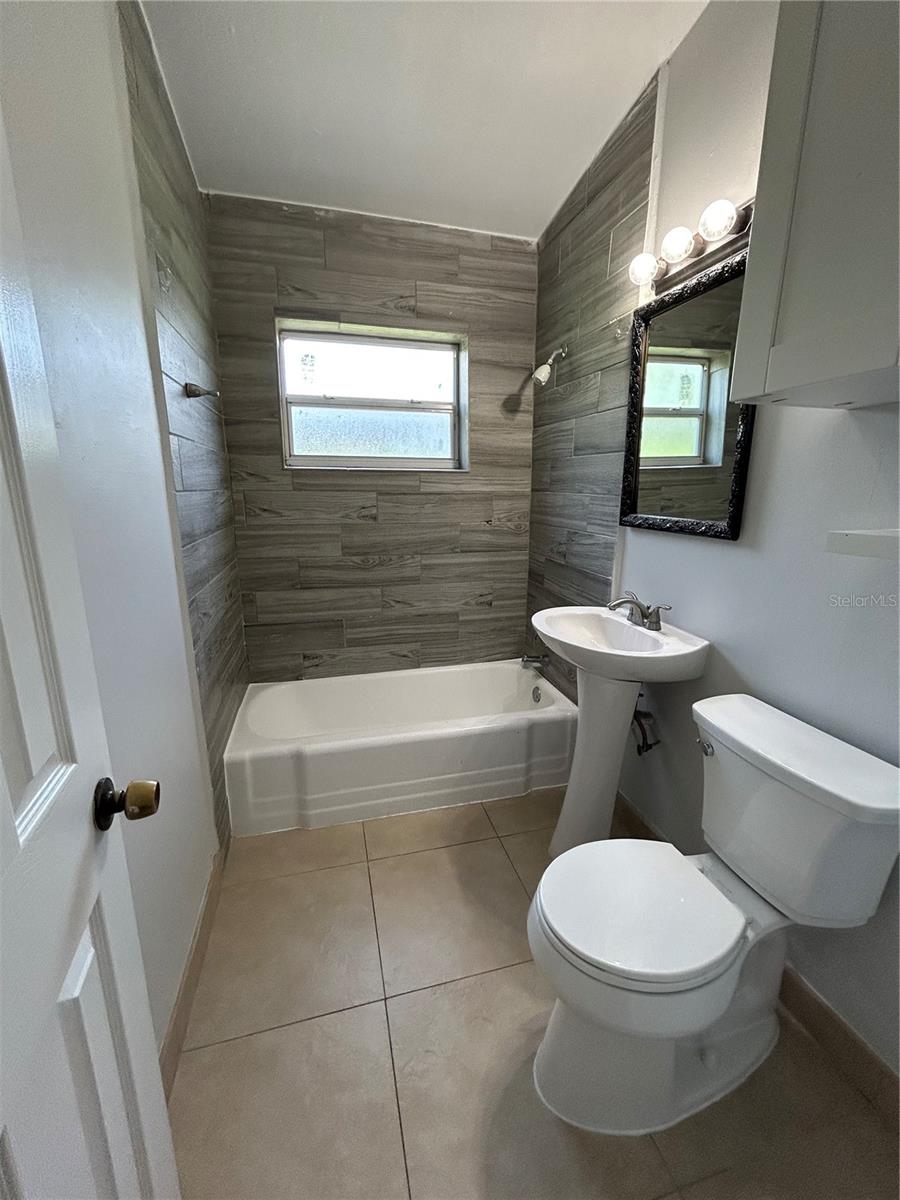 1720 Miller Ave Property Photo 17