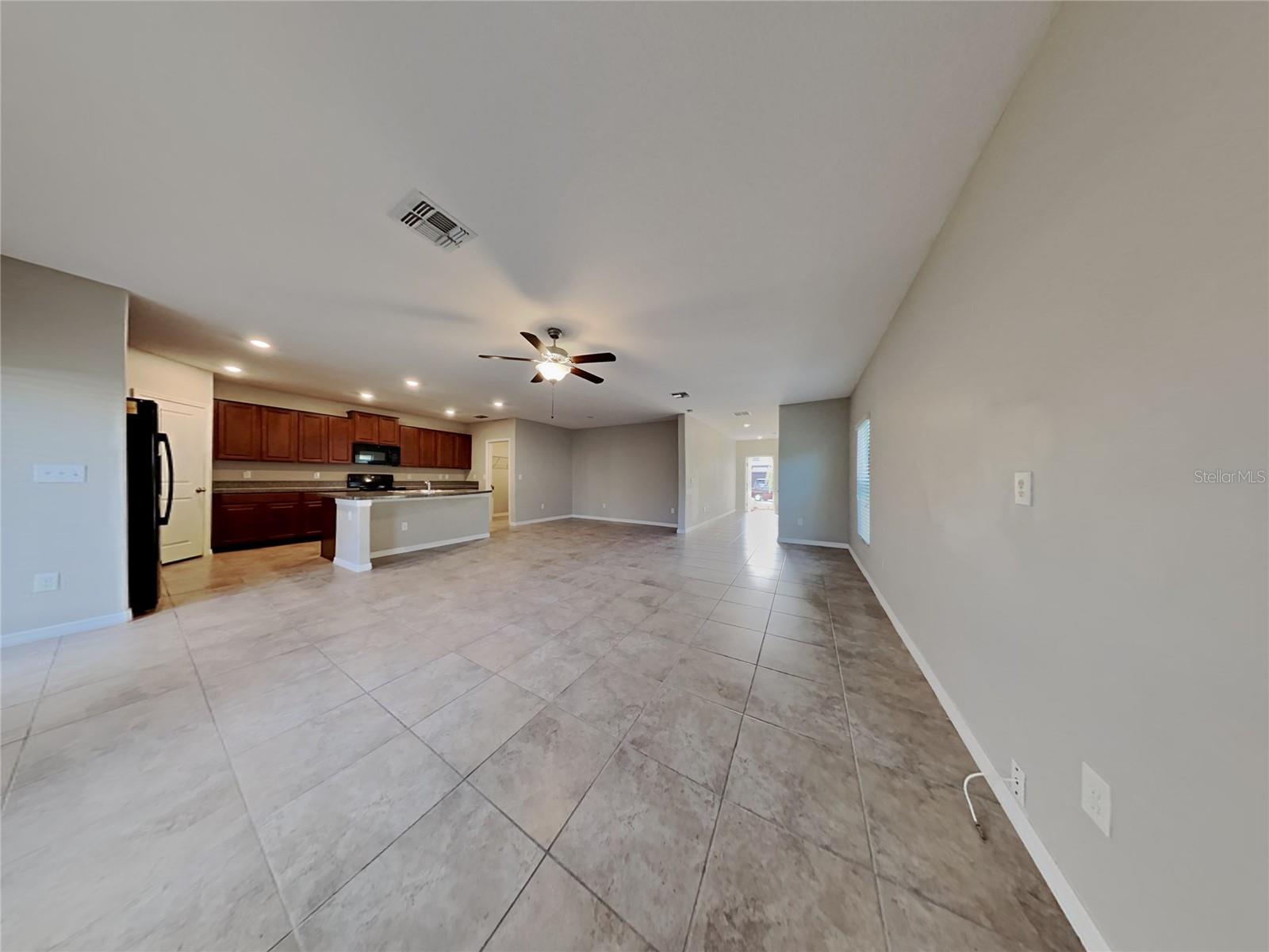 O6435313 Property Photo 3
