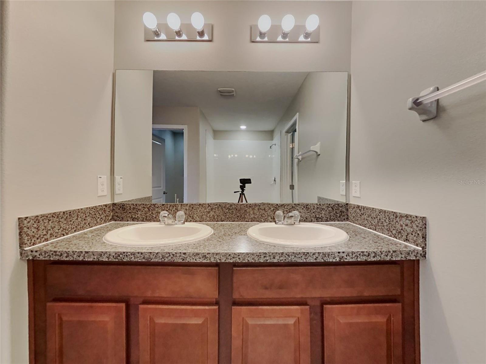 O6435313 Property Photo 7