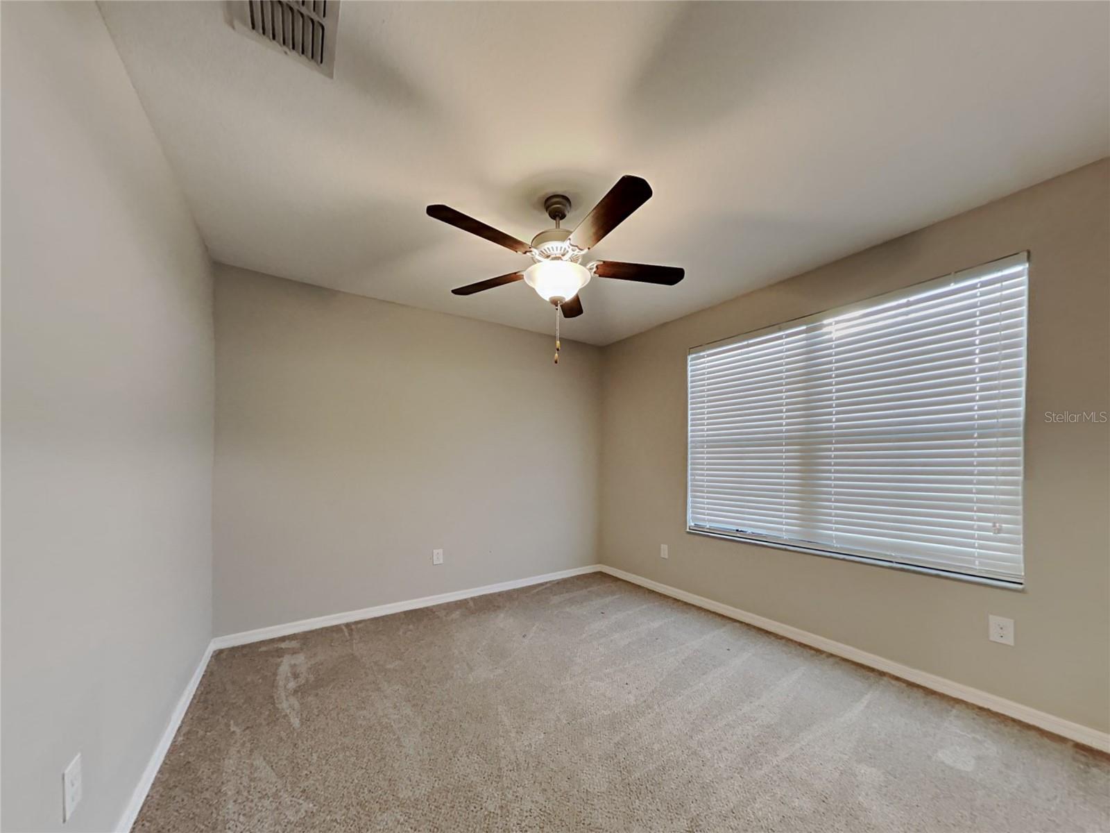 O6435313 Property Photo 12