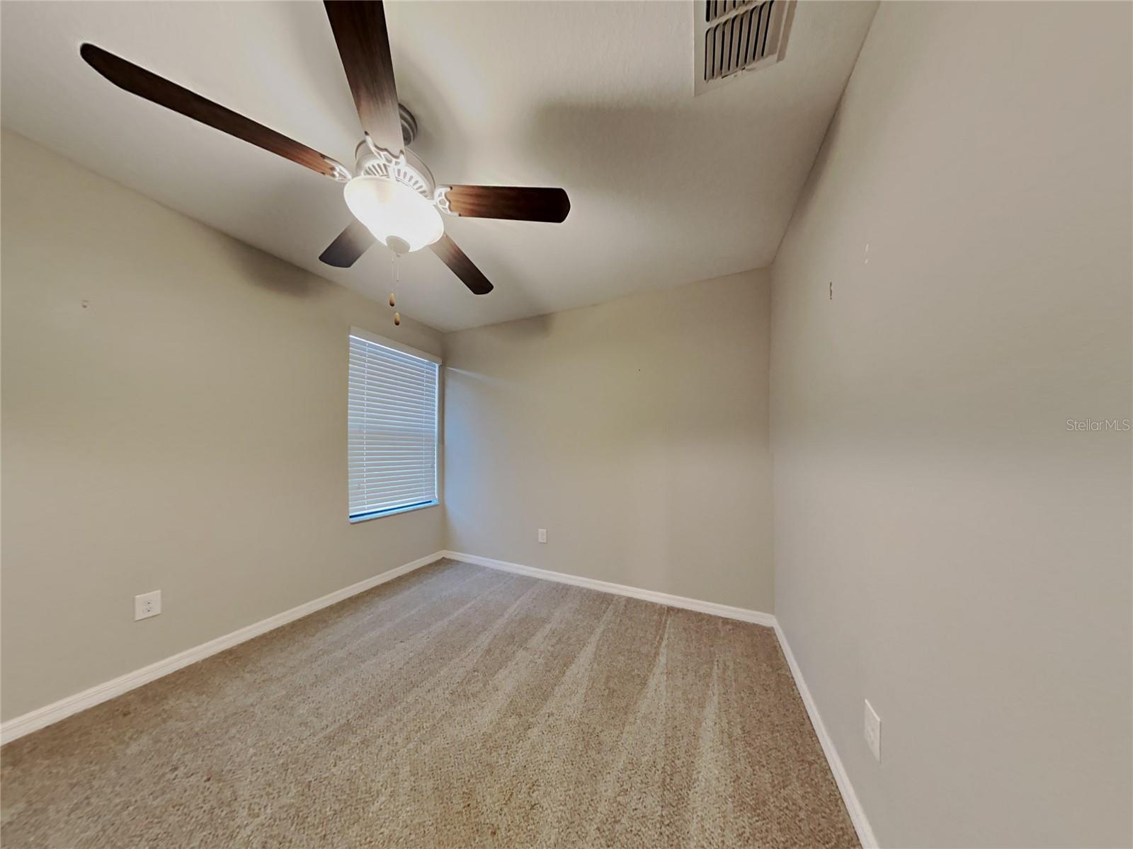 O6435313 Property Photo 14