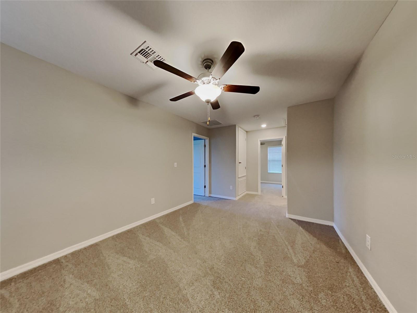 O6435313 Property Photo 19
