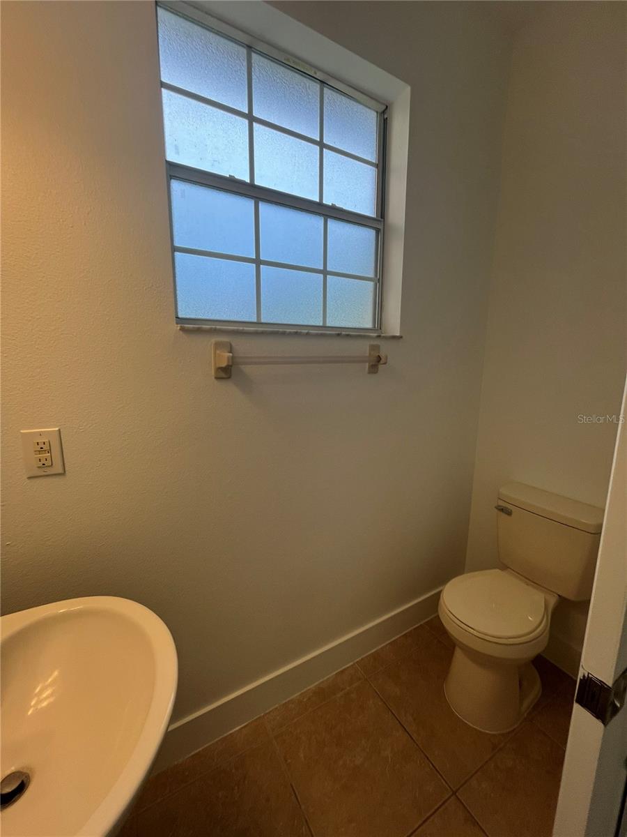 2820 Adelaide Ct Property Photo 6