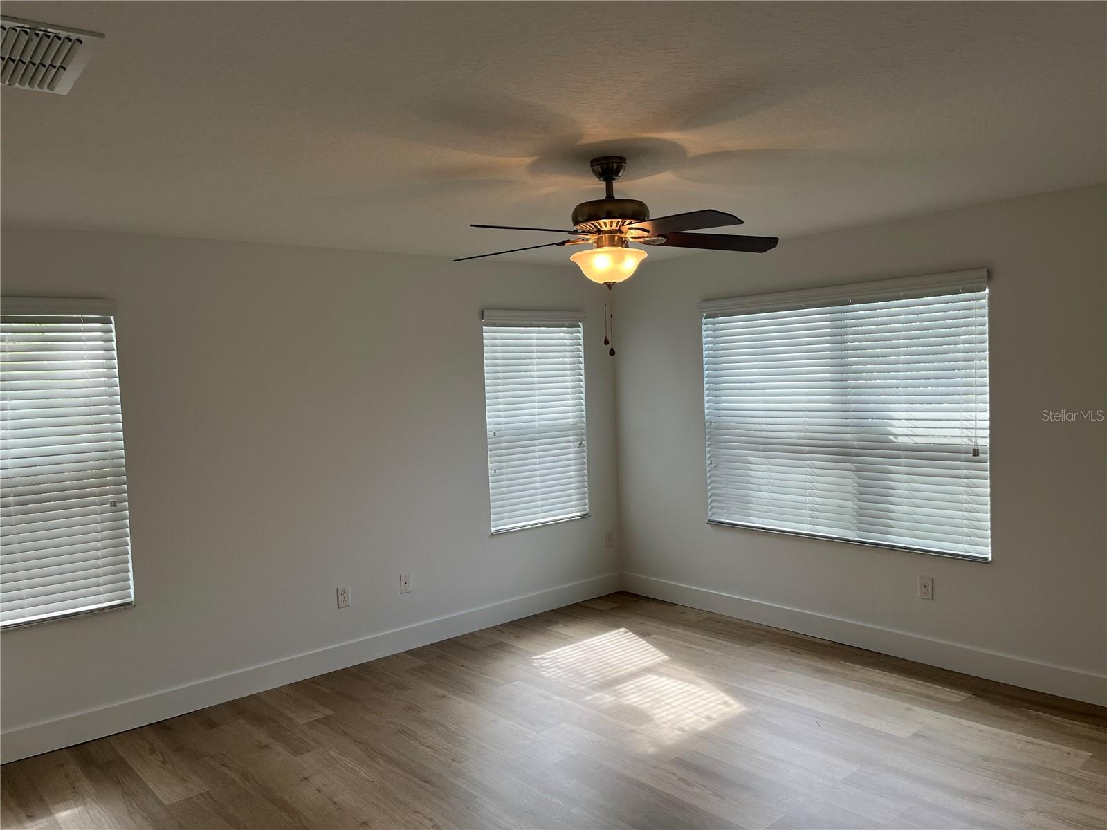 2820 Adelaide Ct Property Photo 8