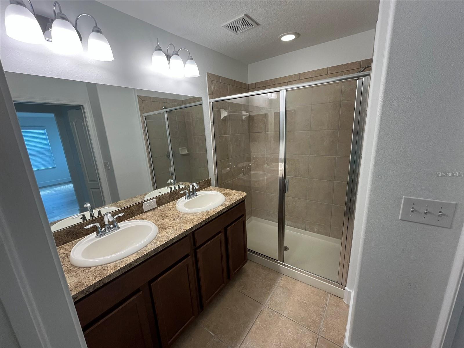 2820 Adelaide Ct Property Photo 13