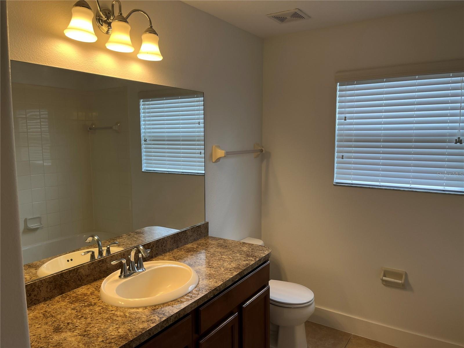 2820 Adelaide Ct Property Photo 27