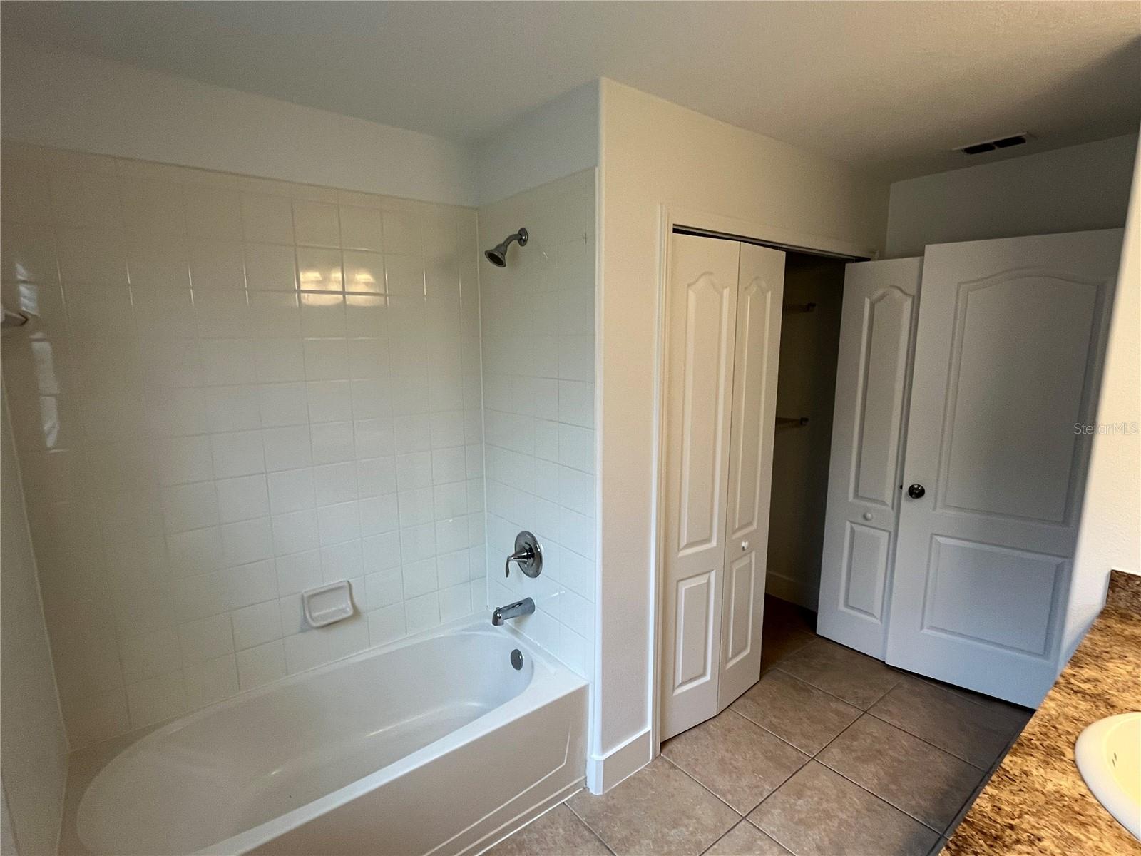 2820 Adelaide Ct Property Photo 28