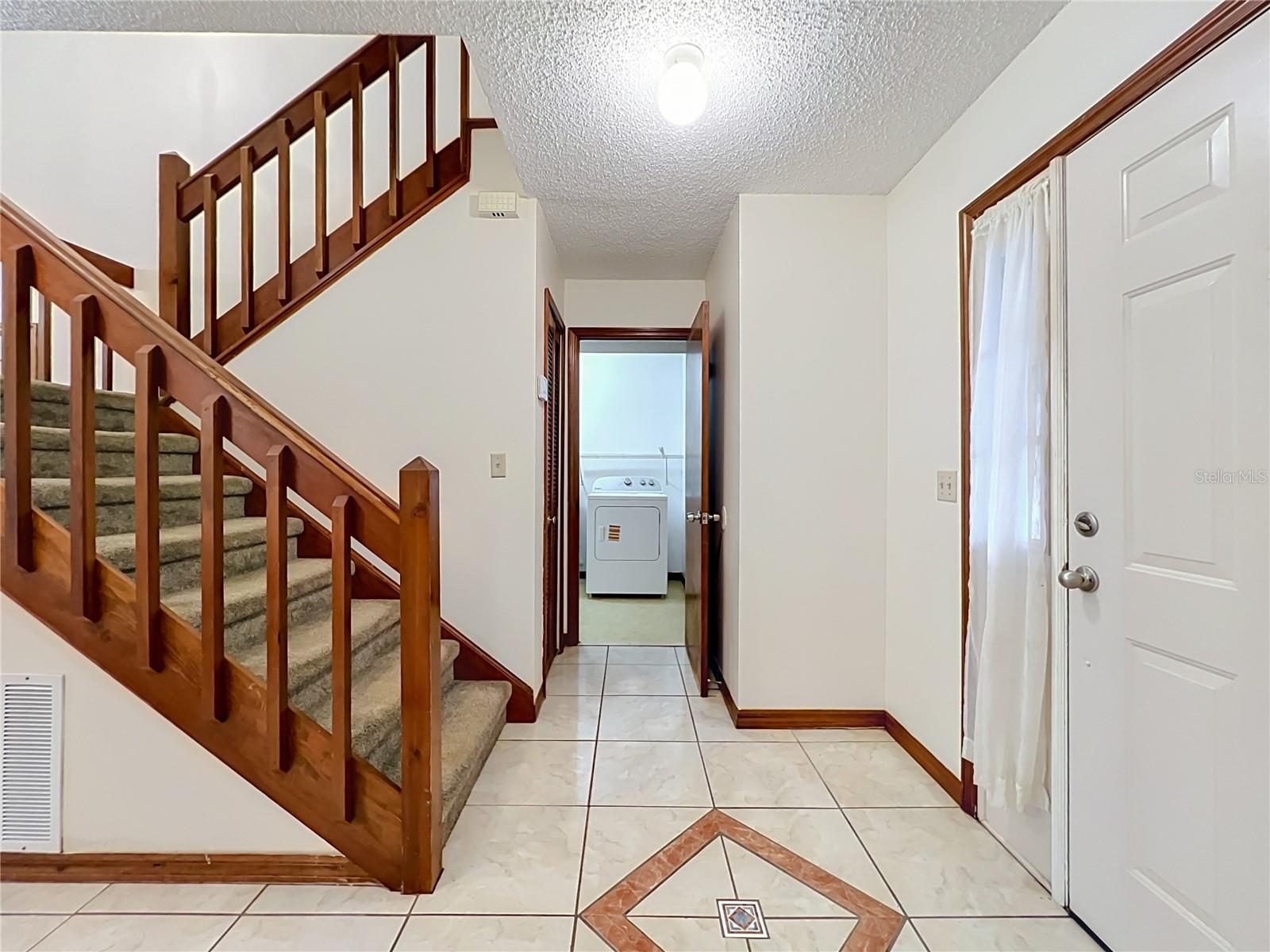 O6435341 Property Photo 5