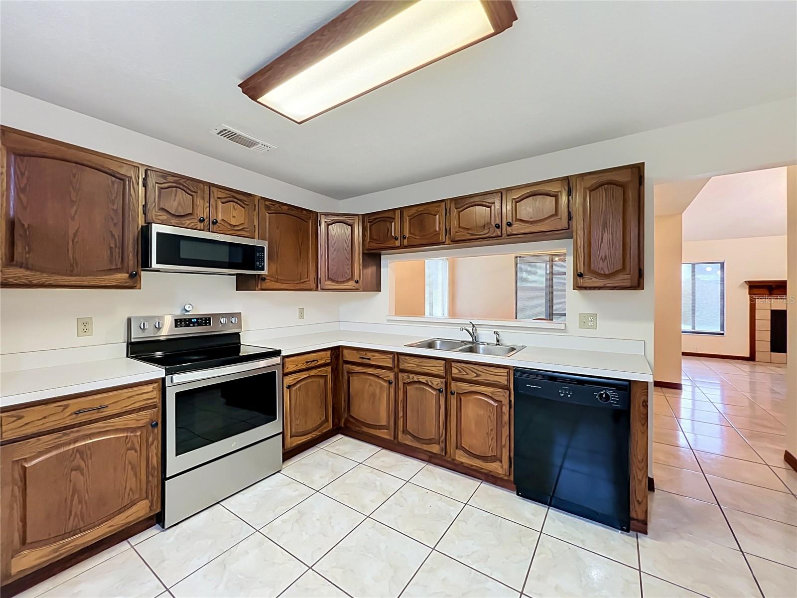 O6435341 Property Photo 9