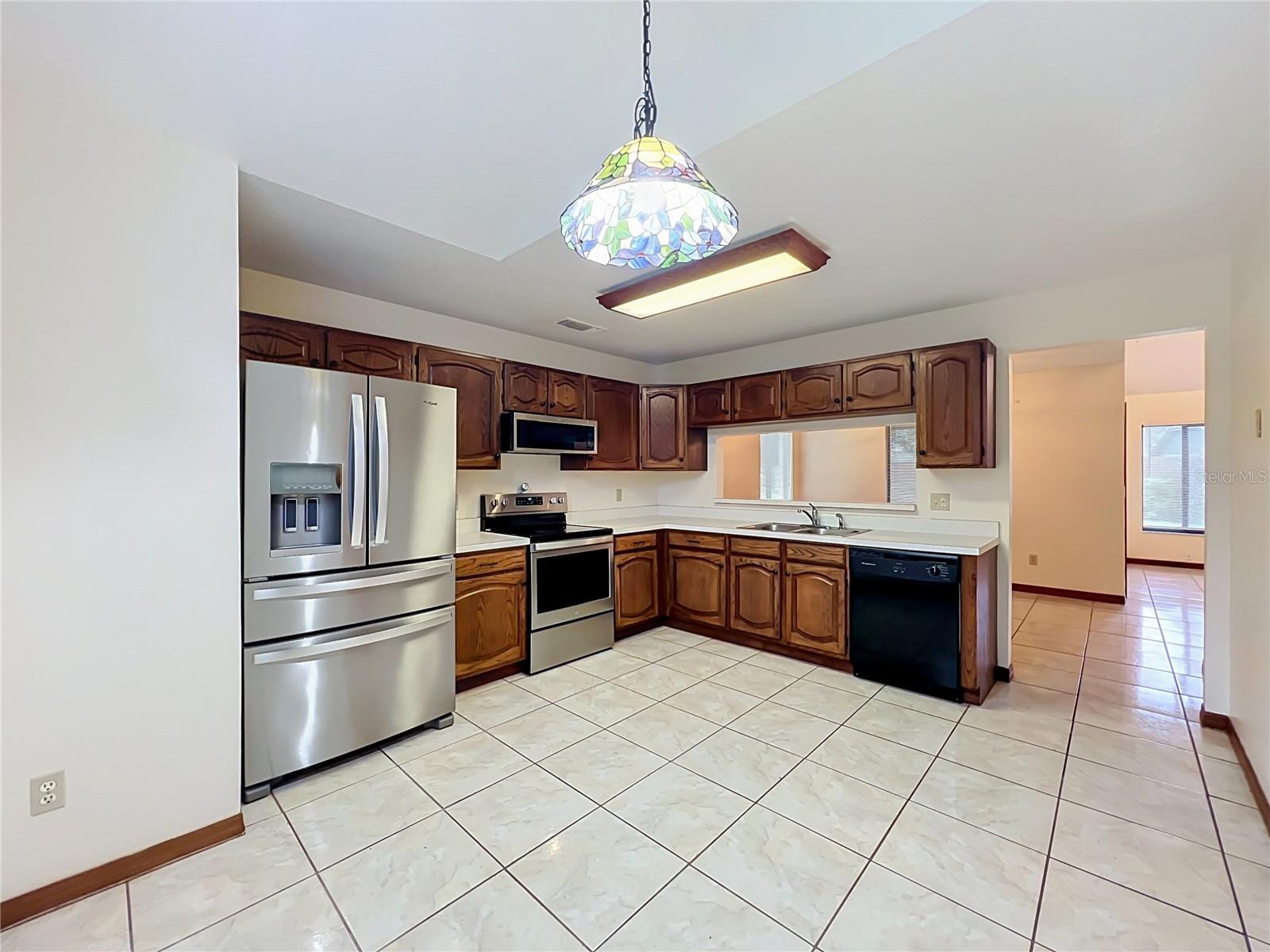 O6435341 Property Photo 12