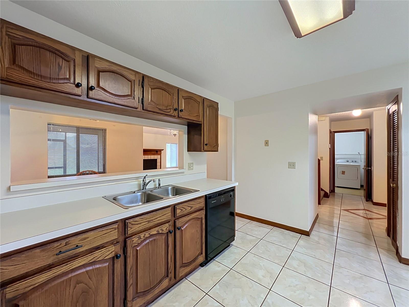 O6435341 Property Photo 13