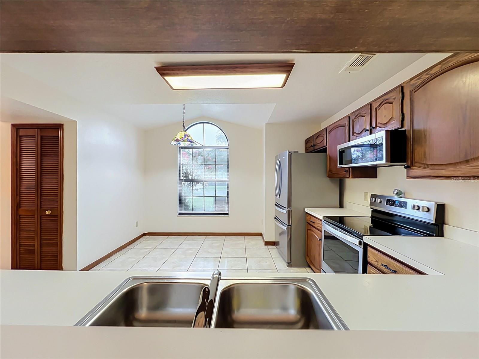 O6435341 Property Photo 15