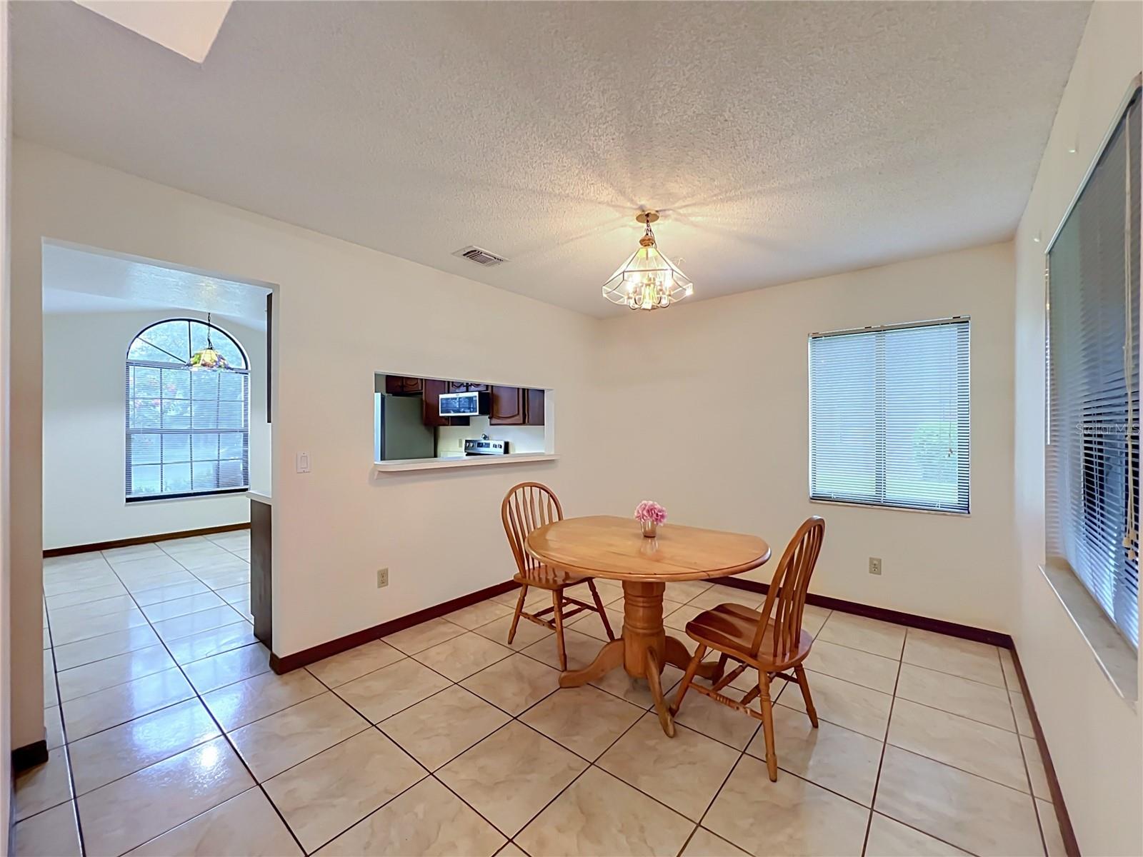 O6435341 Property Photo 19