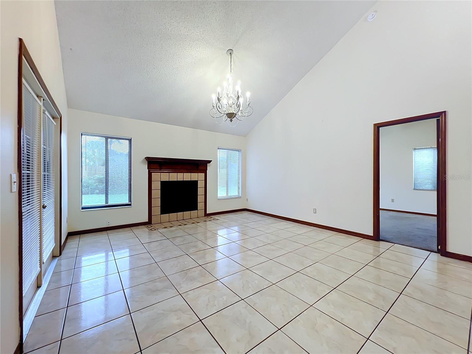 O6435341 Property Photo 21