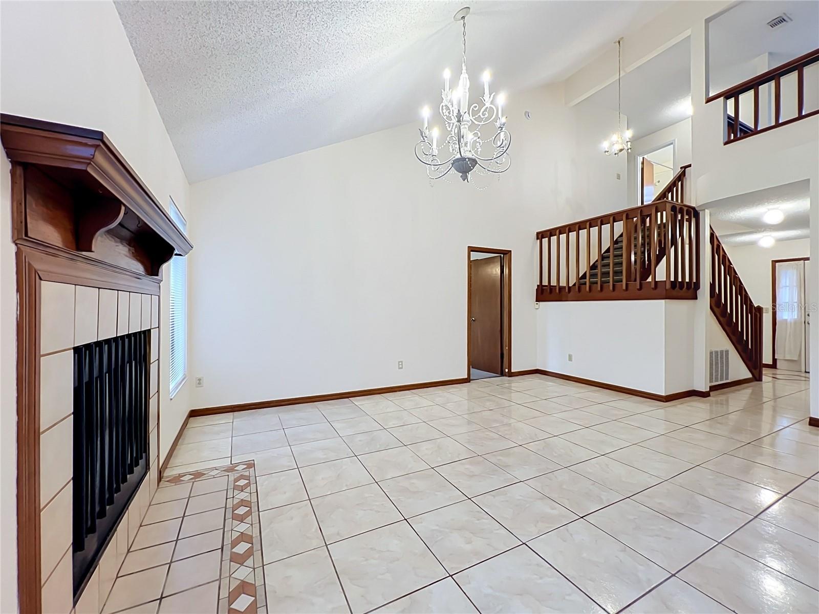 O6435341 Property Photo 24
