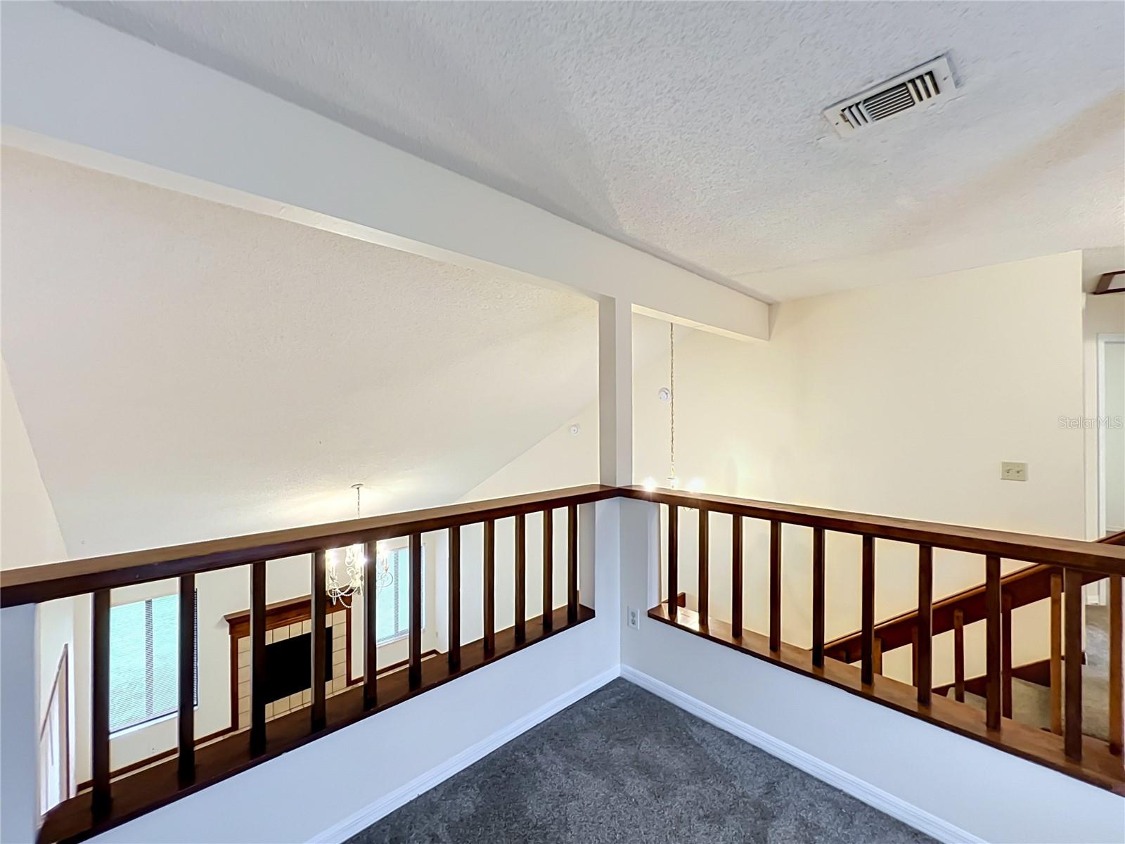 O6435341 Property Photo 40