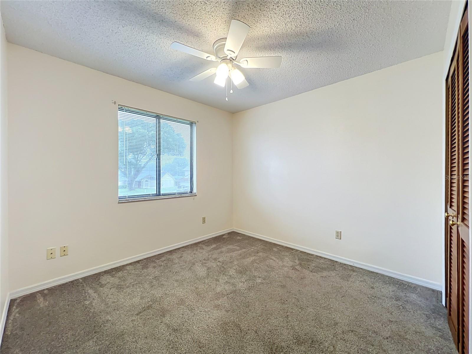 O6435341 Property Photo 44
