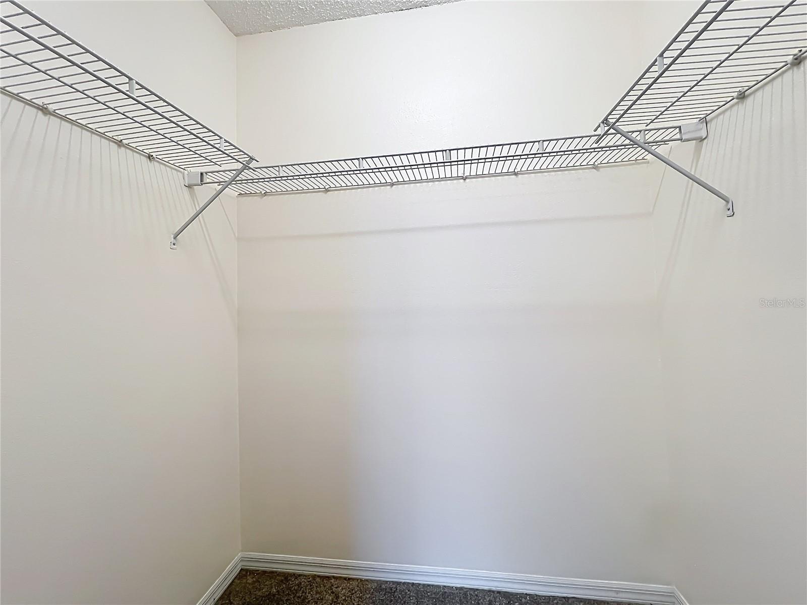 O6435341 Property Photo 50