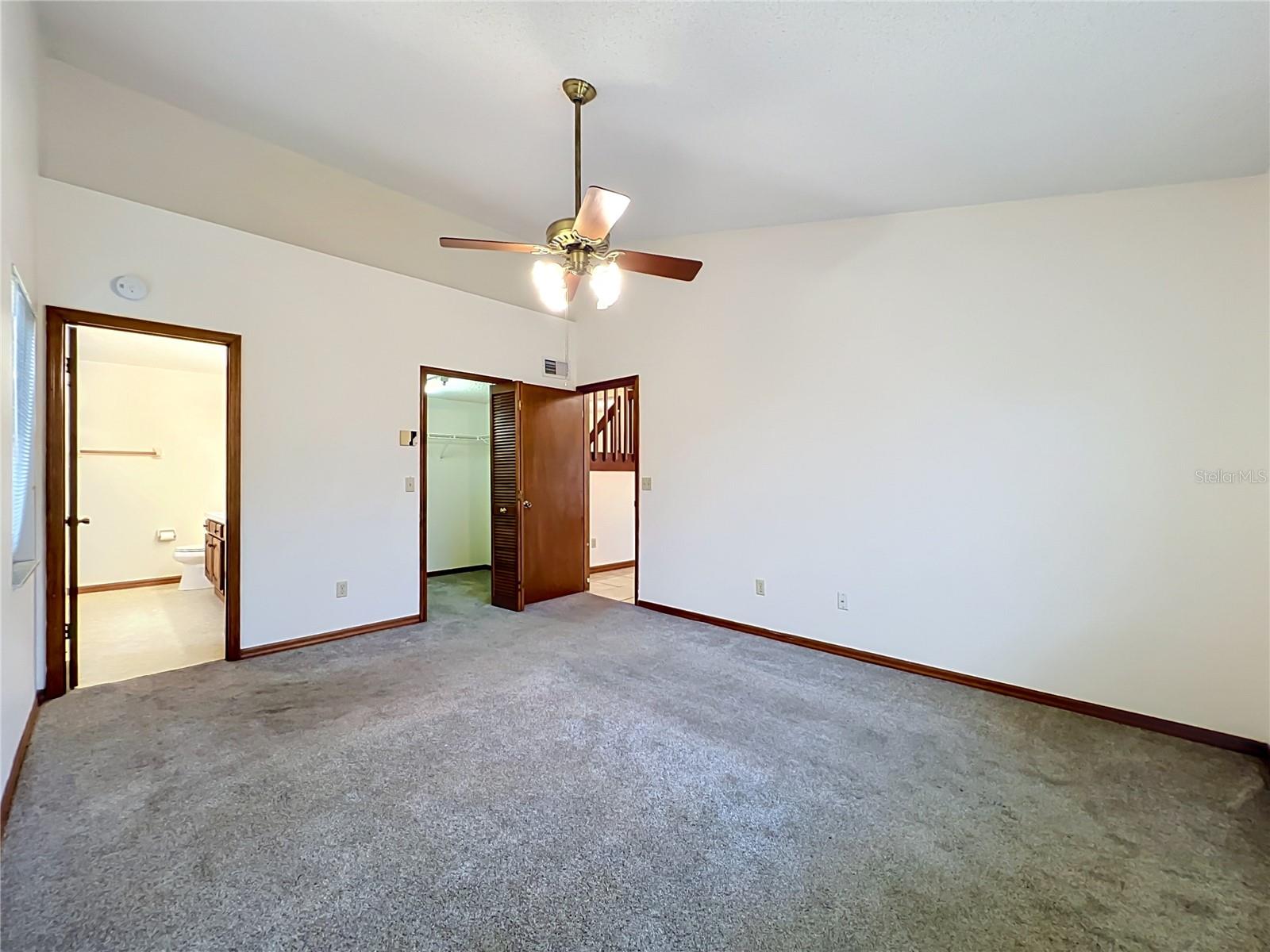 O6435341 Property Photo 52