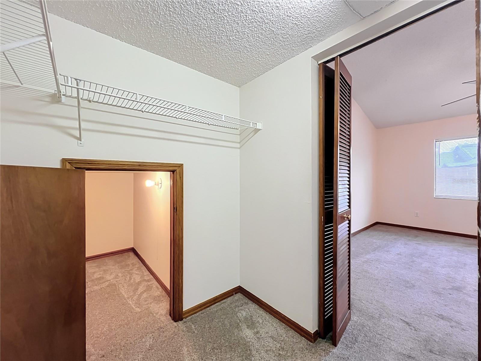 O6435341 Property Photo 55