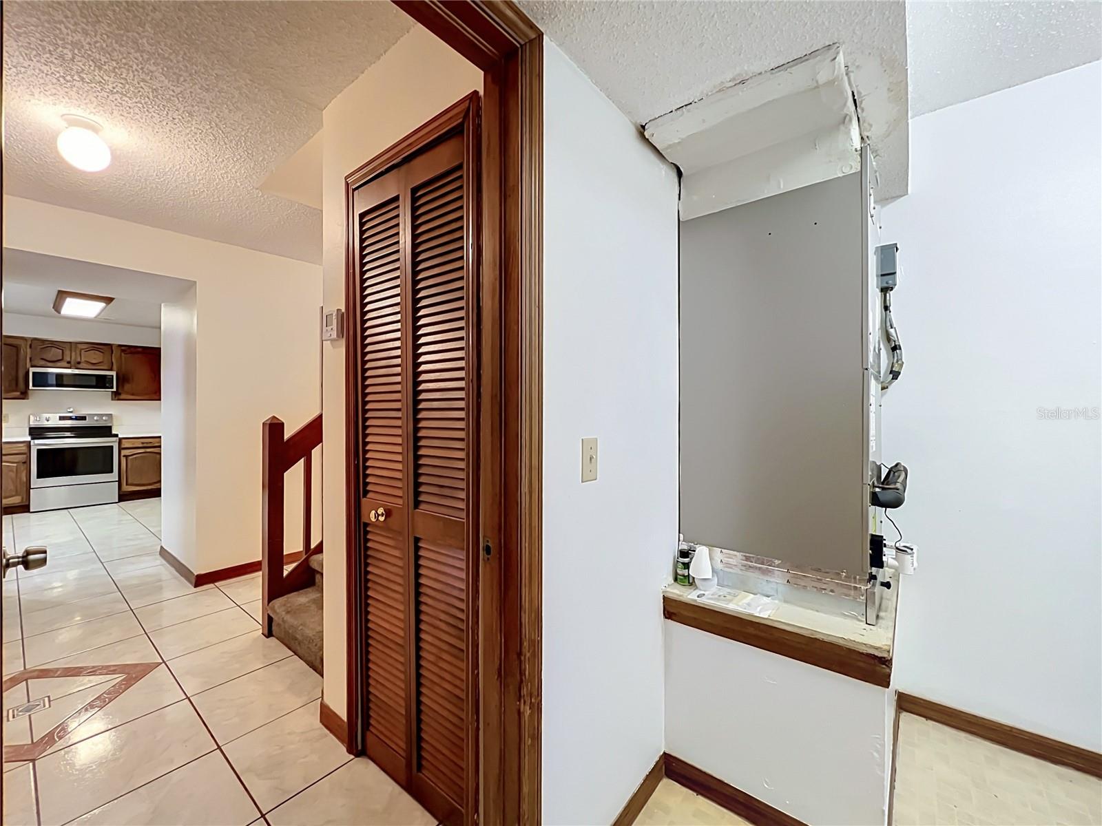 O6435341 Property Photo 62