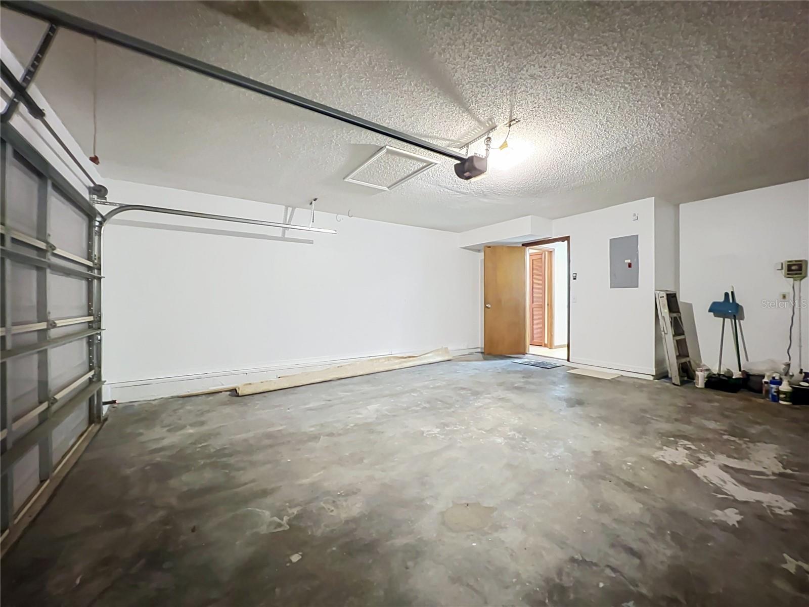 O6435341 Property Photo 68