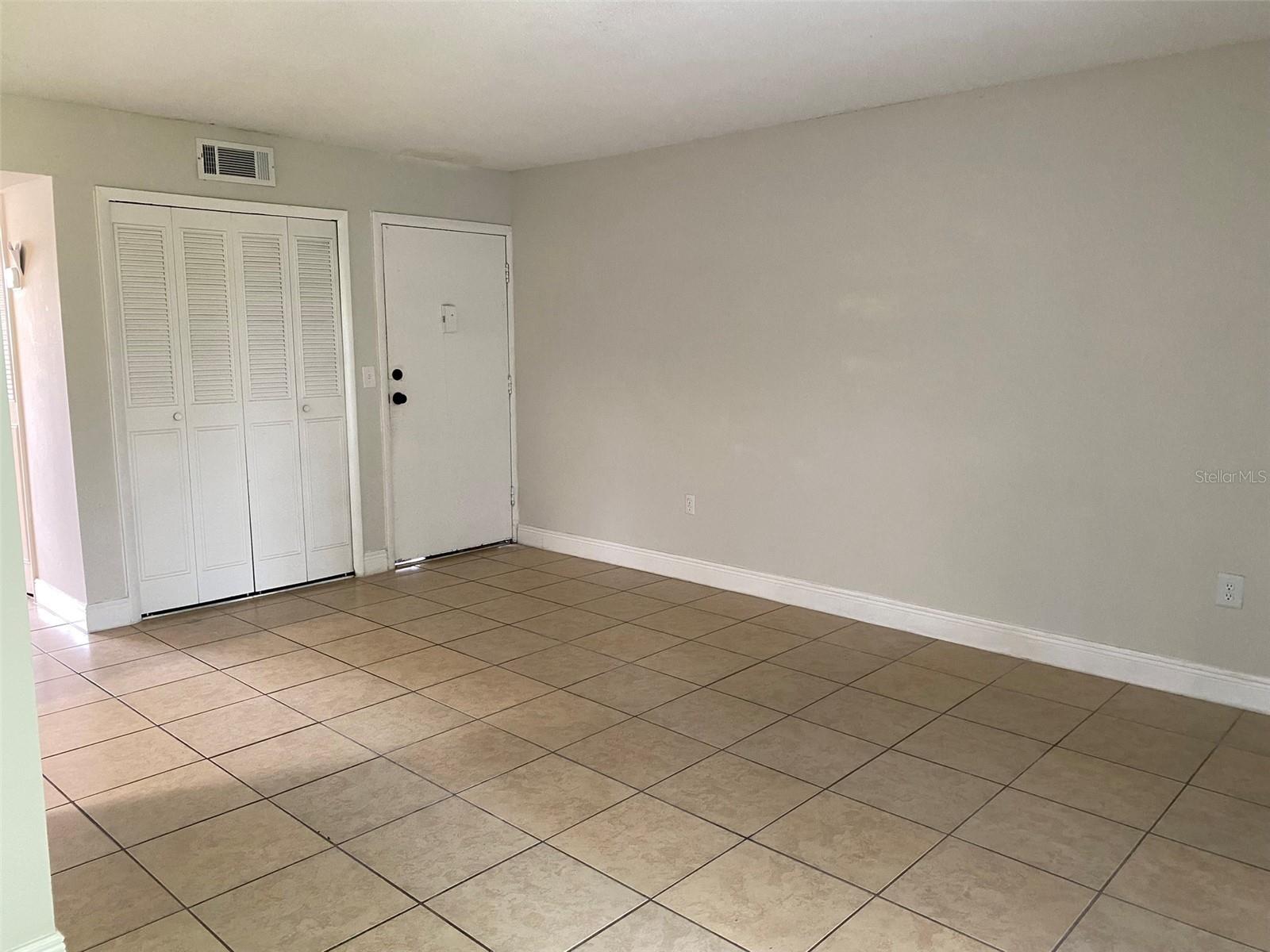5317 Curry Ford Rd #m202 Property Photo 3