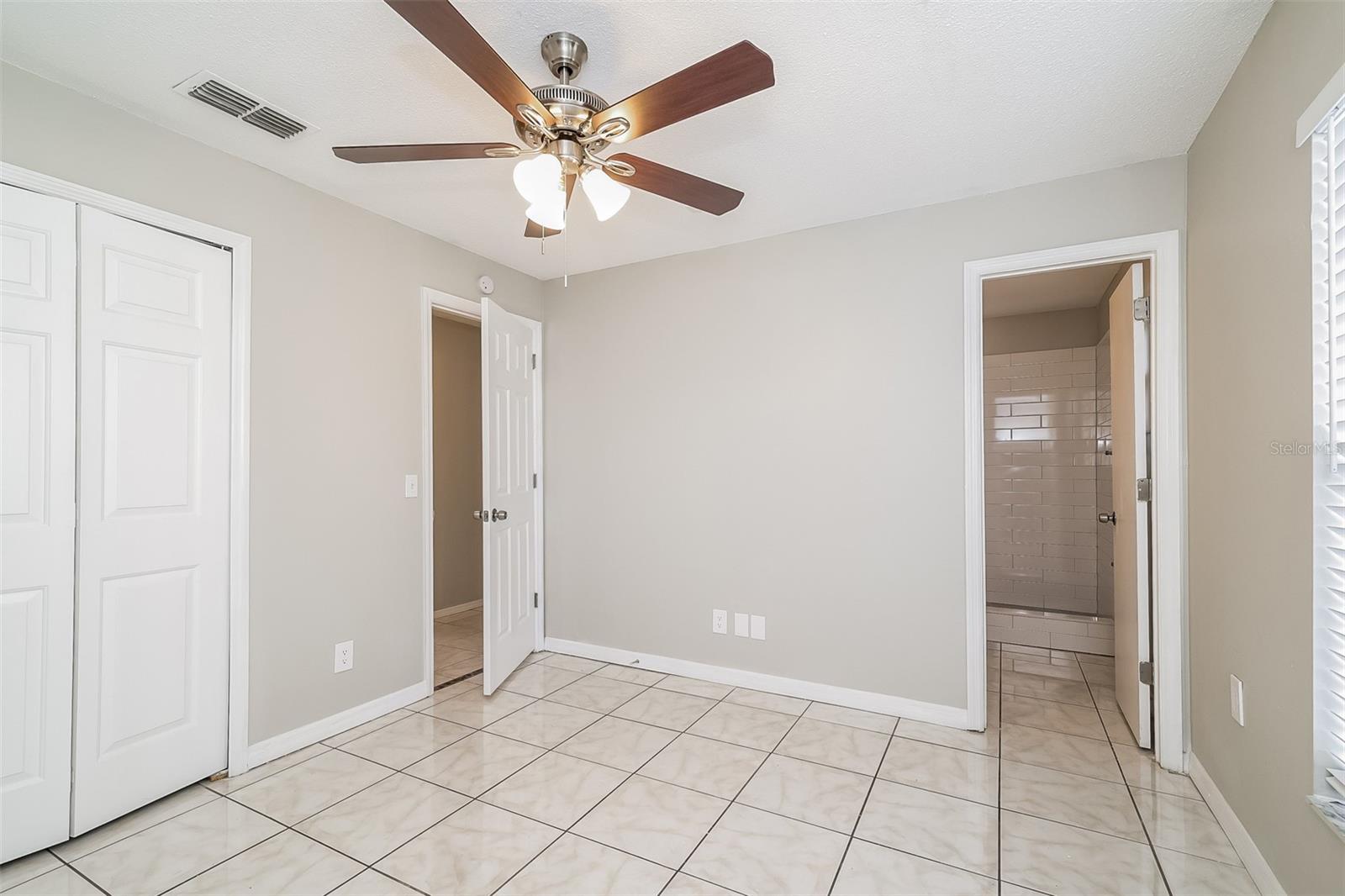 425 Danube Way Property Photo 8
