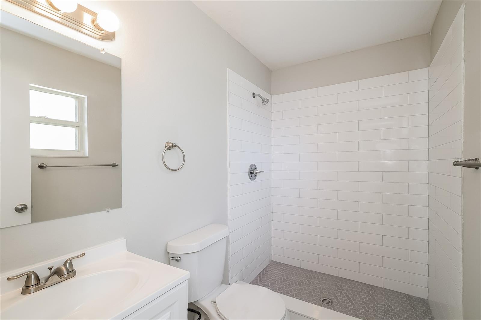 425 Danube Way Property Photo 10