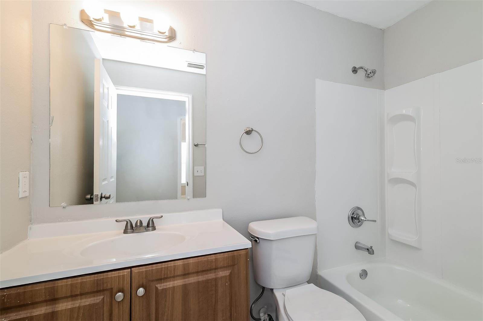 425 Danube Way Property Photo 13