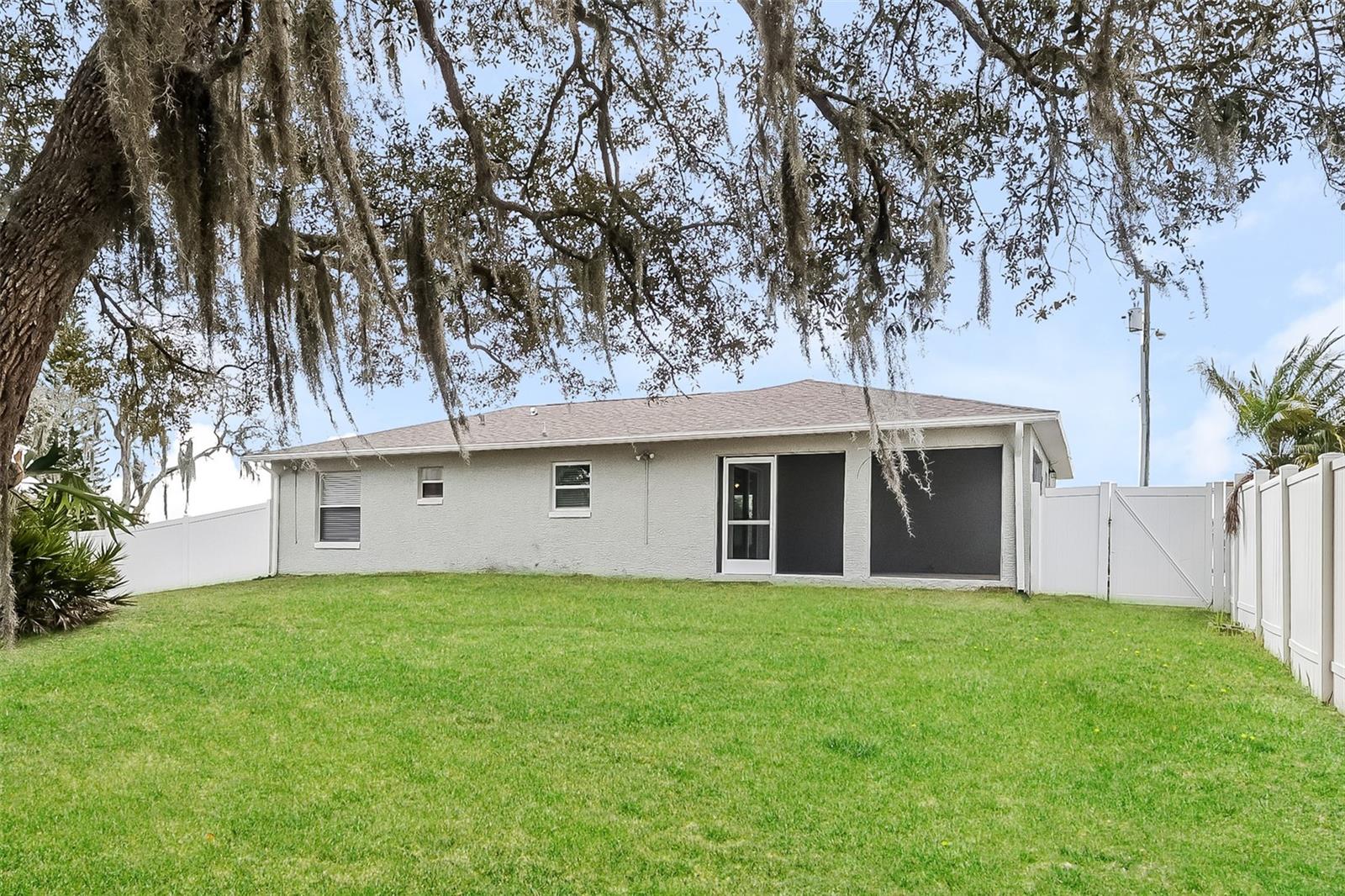 425 Danube Way Property Photo 14
