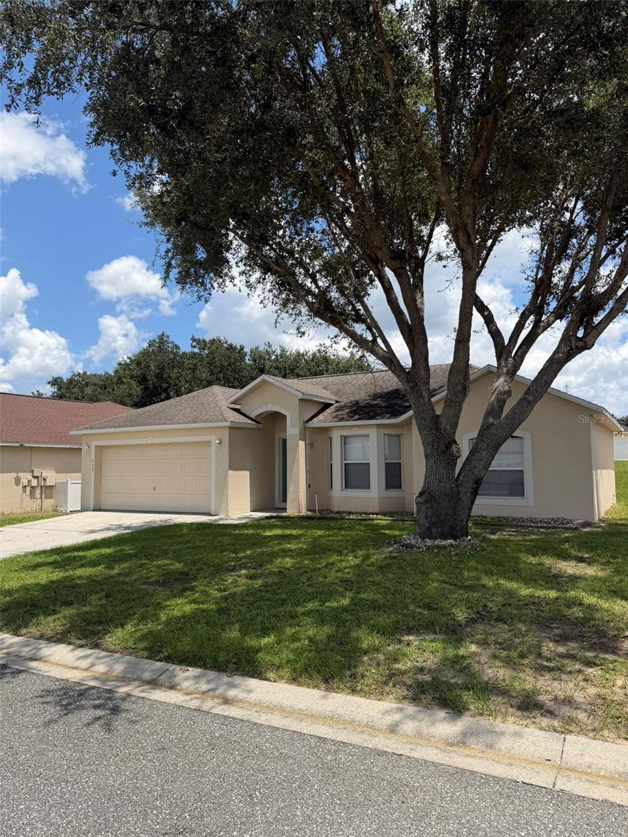 255 Lobelia Dr Property Photo 1