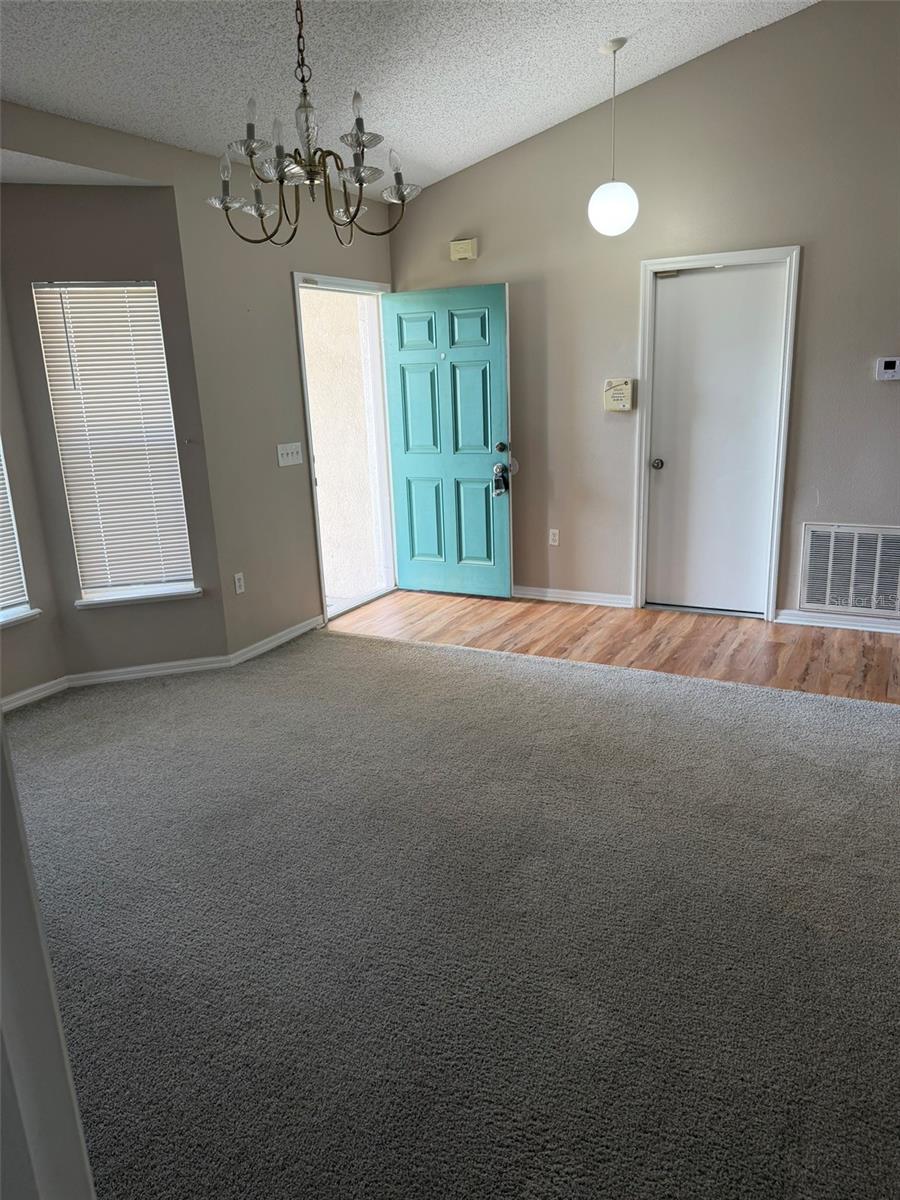 255 Lobelia Dr Property Photo 2