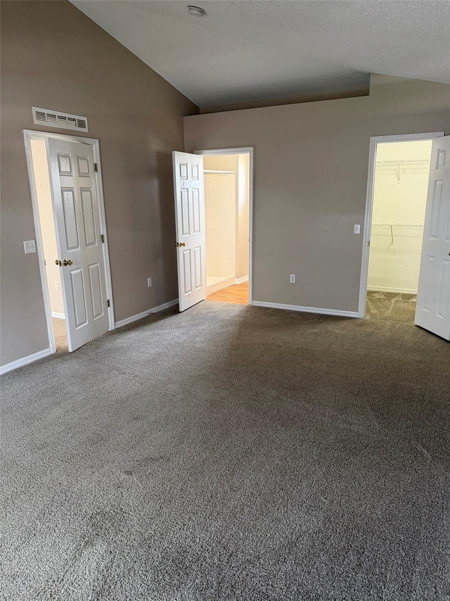 255 Lobelia Dr Property Photo 17