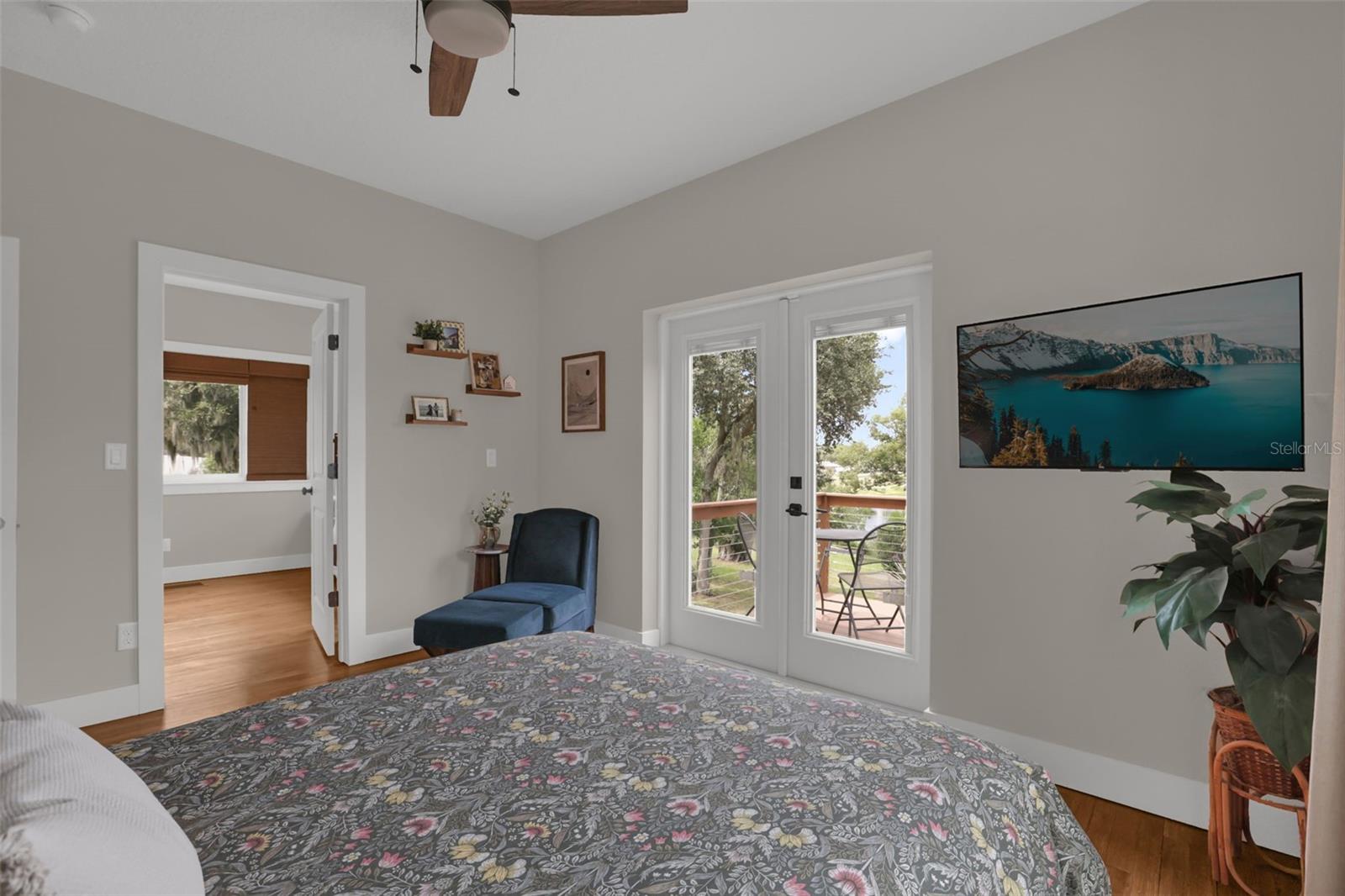 235 E Beach St Property Photo 14