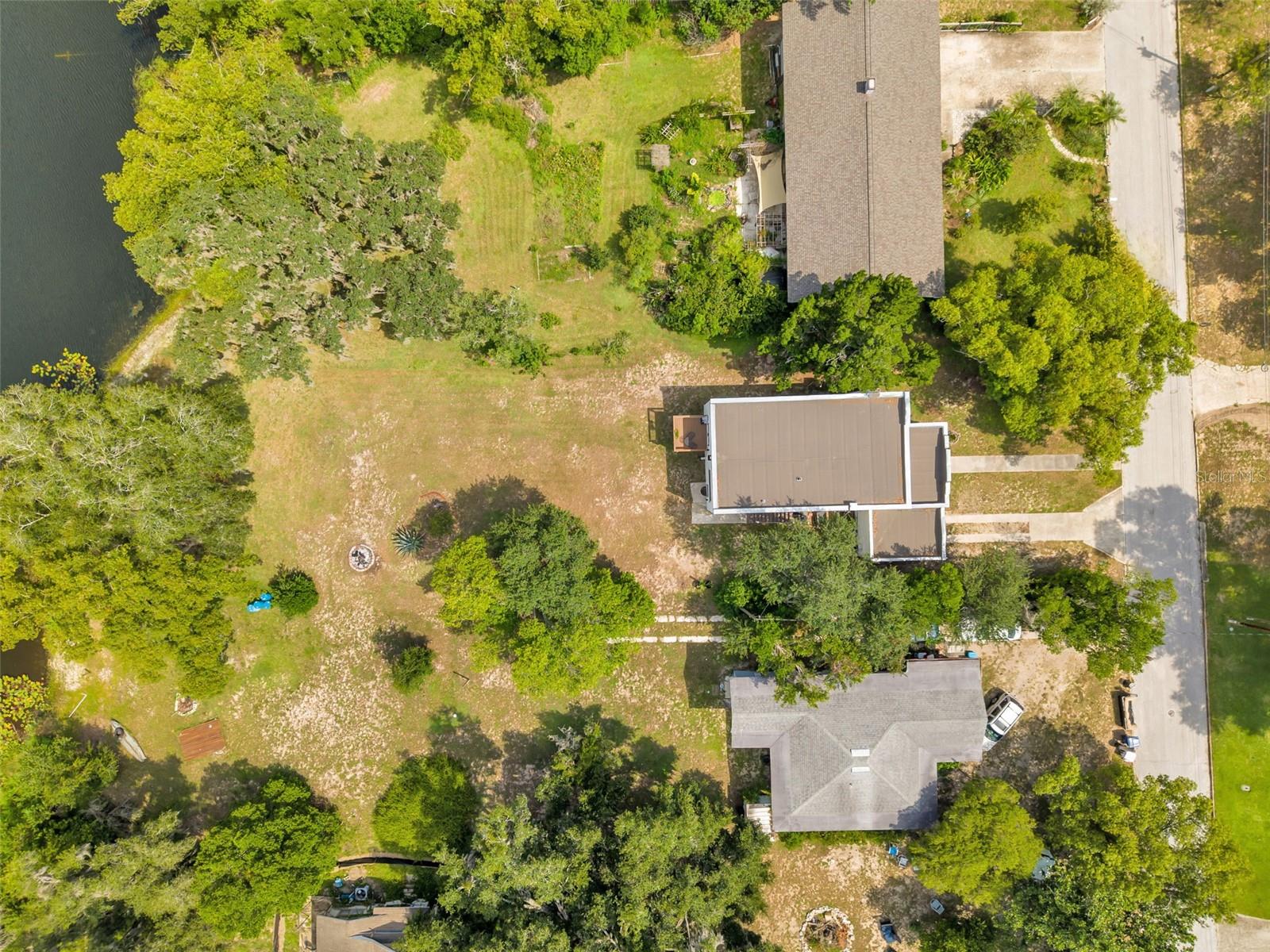 235 E Beach St Property Photo 37