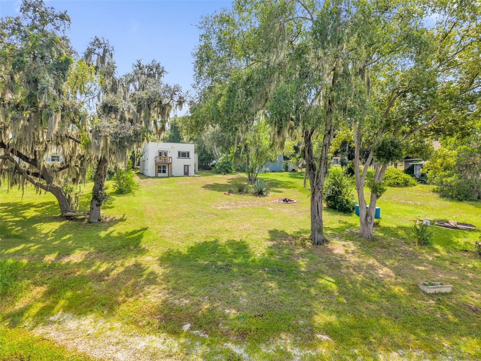 235 E Beach St Property Photo 38