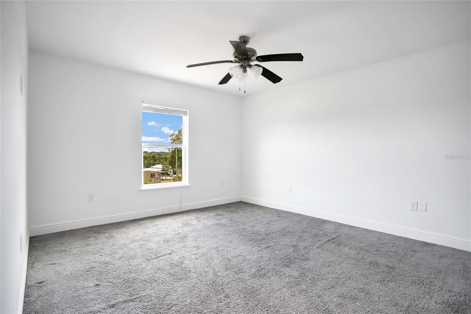 1370 Salisbury Dr Property Photo 10