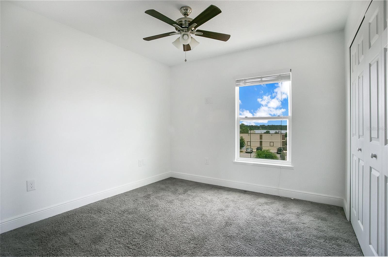 1370 Salisbury Dr Property Photo 15