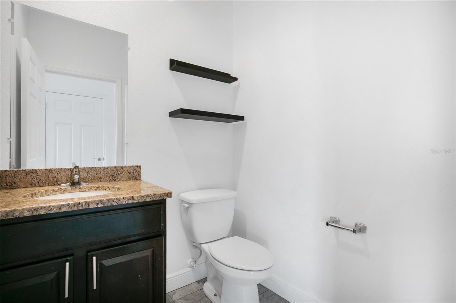 1370 Salisbury Dr Property Photo 16
