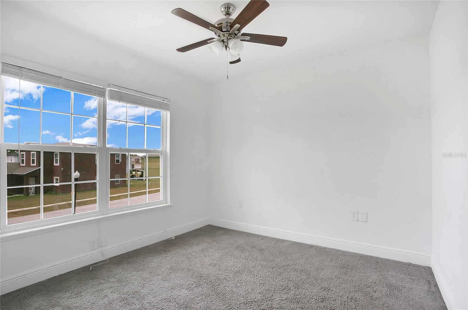 1370 Salisbury Dr Property Photo 17