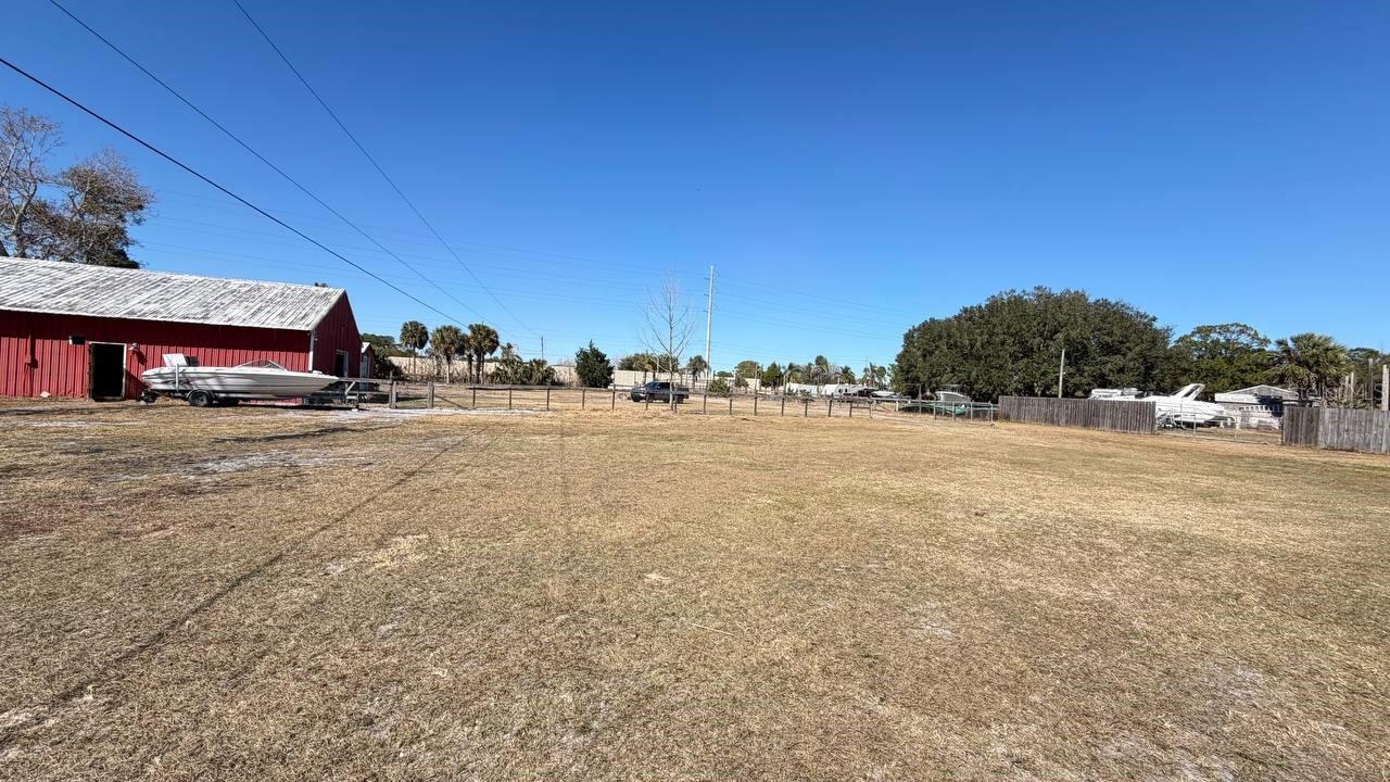 445 S State Road 415 Property Photo 28