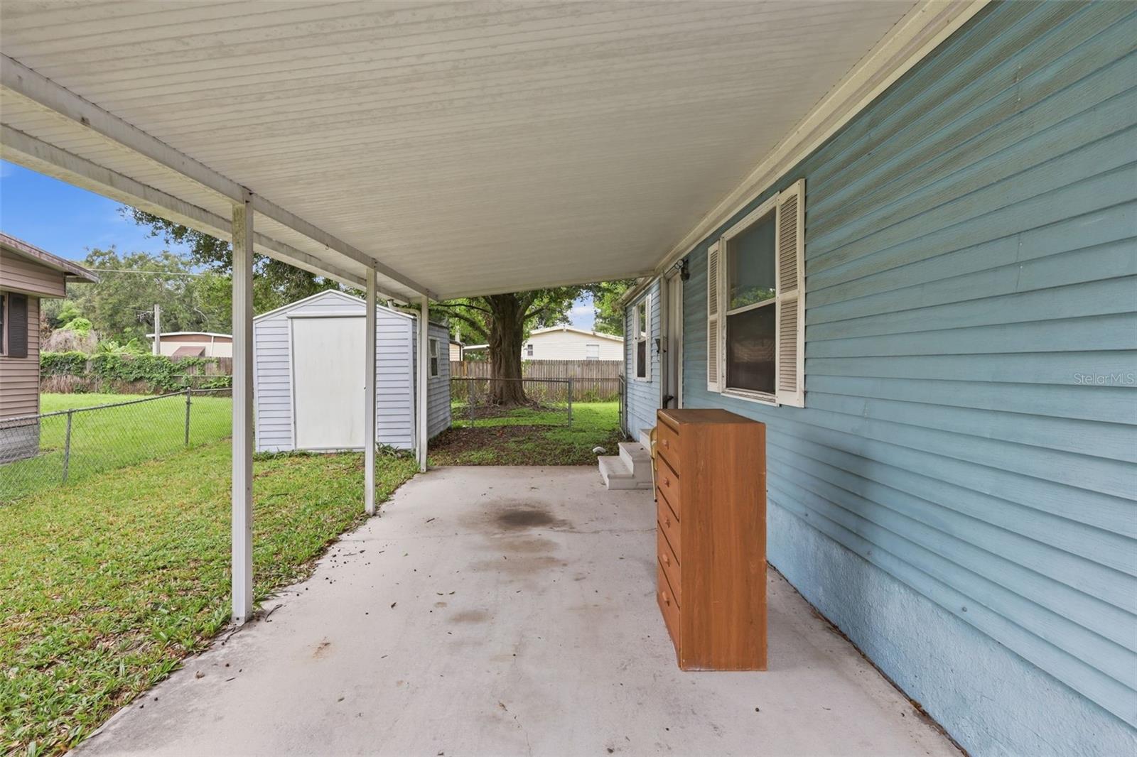 2746 Tropical Lake Dr Property Photo 2