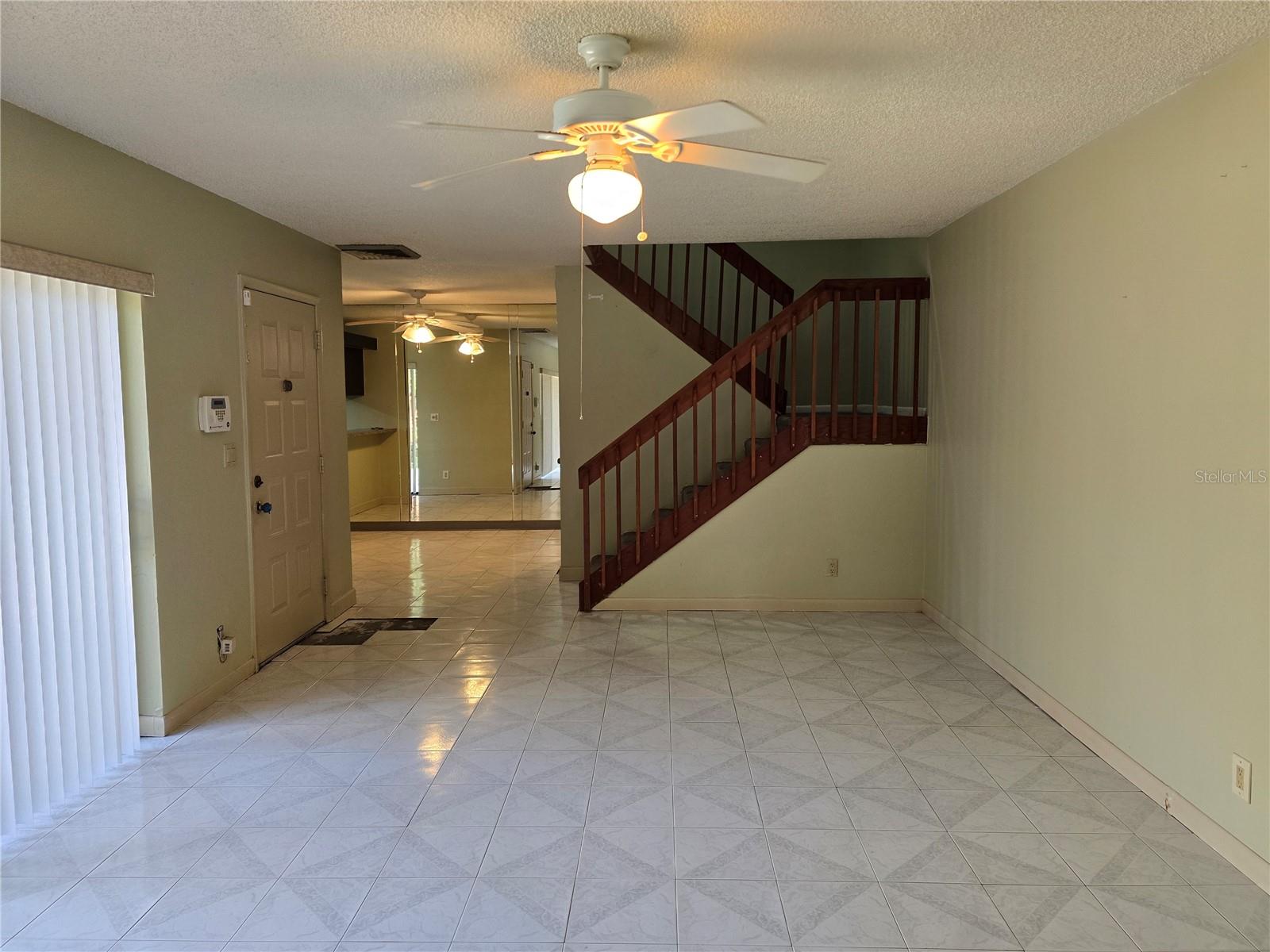 2614 2nd Ct Property Photo 3